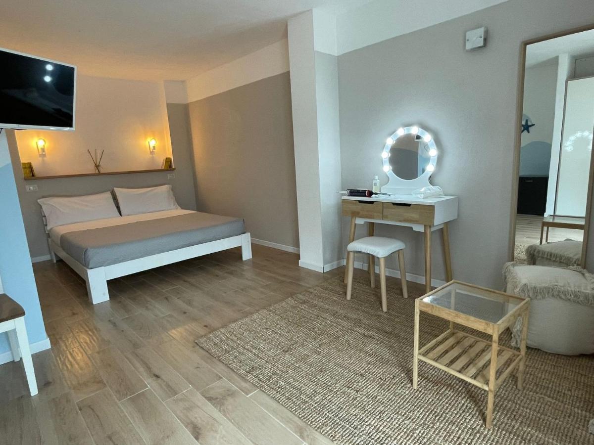 La Pecora Nera B&B Budoni Bagian luar foto