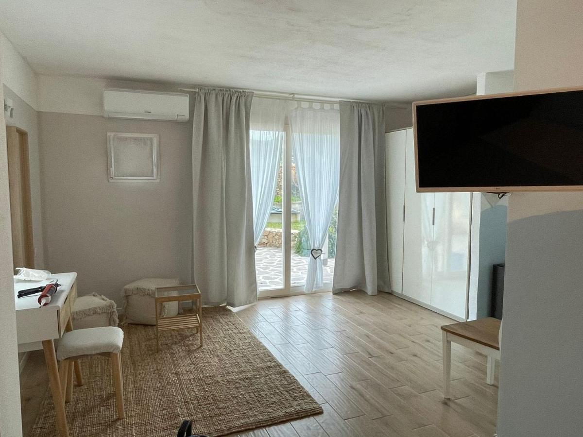La Pecora Nera B&B Budoni Bagian luar foto