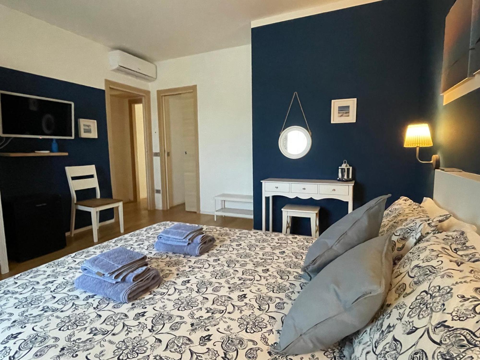 La Pecora Nera B&B Budoni Bagian luar foto